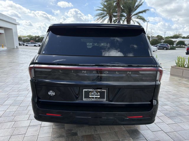 New 2026 Lincoln Navigator L Reserve w/ Jet Appearance Package AWD/4WD image 3