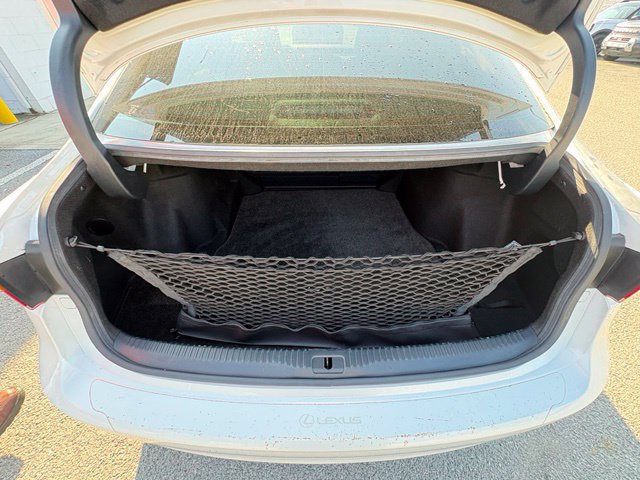 Used 2018 Lexus IS 300 w/ Comfort Package RWD image 35