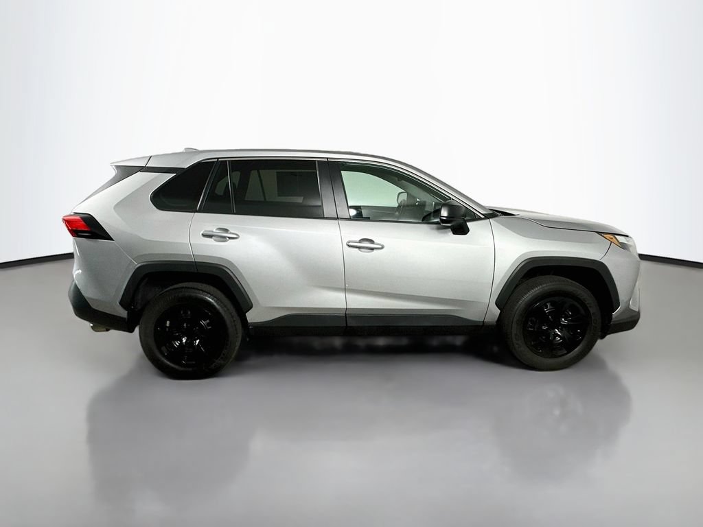 Used 2024 Toyota RAV4 LE AWD/4WD image 7