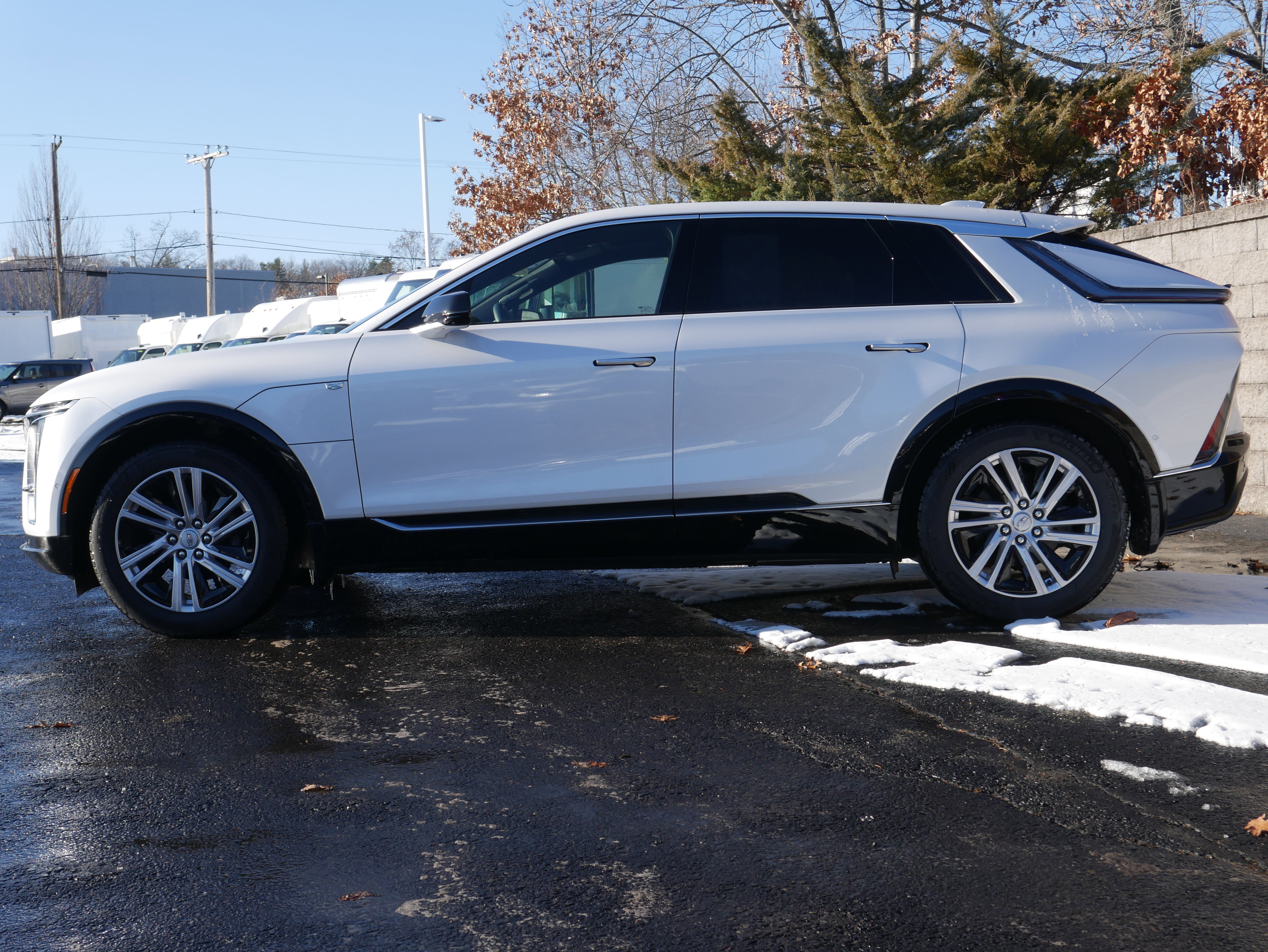 Certified 2024 Cadillac Lyriq Tech w/ Driver Assist Package image 3