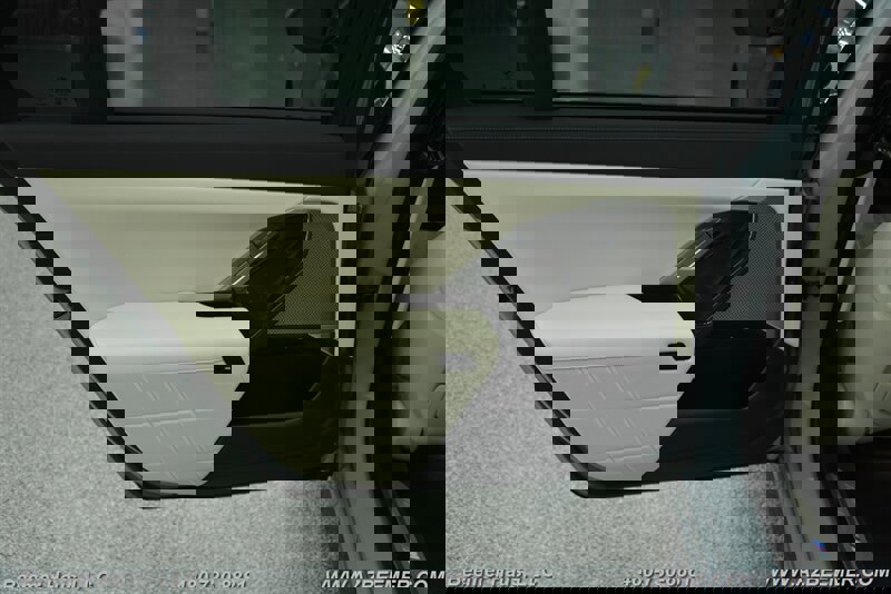 Used 2023 BMW 740i w/ Parking Assistance Package RWD image 42