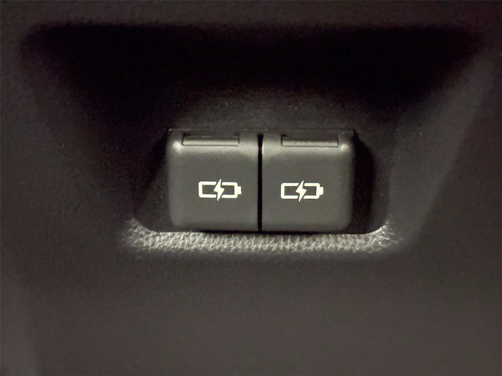 Used 2022 Toyota RAV4 XSE AWD/4WD image 38