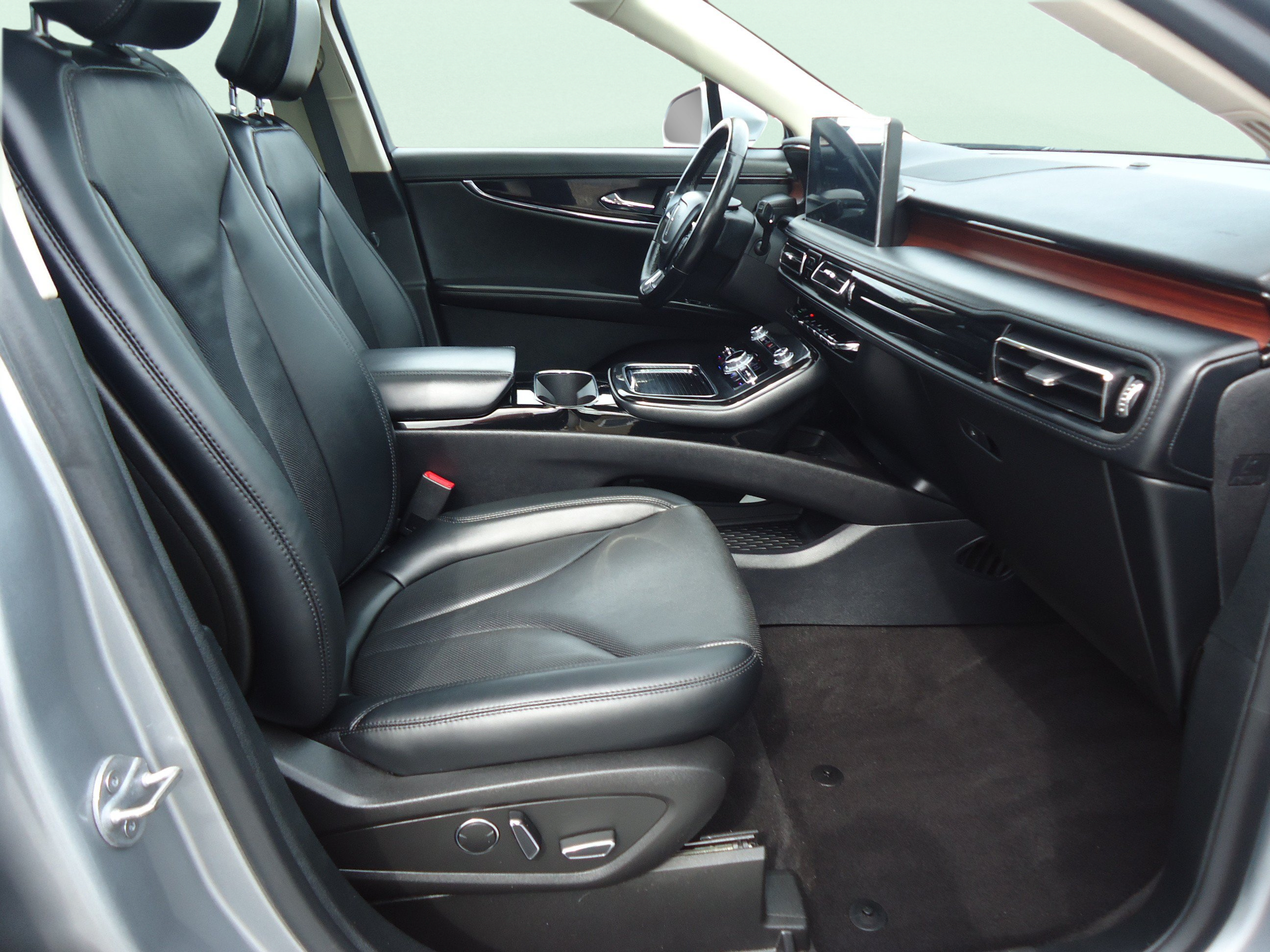 Certified 2023 Lincoln Nautilus Reserve AWD/4WD image 25