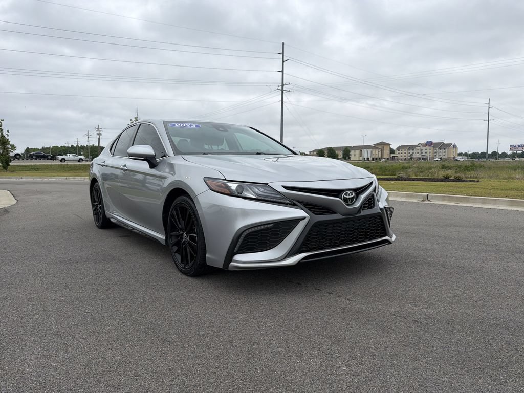 Used 2022 Toyota Camry XSE FWD image 7