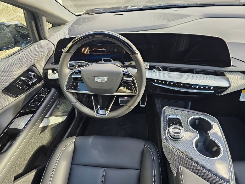 New 2026 Cadillac Optiq Luxury 1 image 23