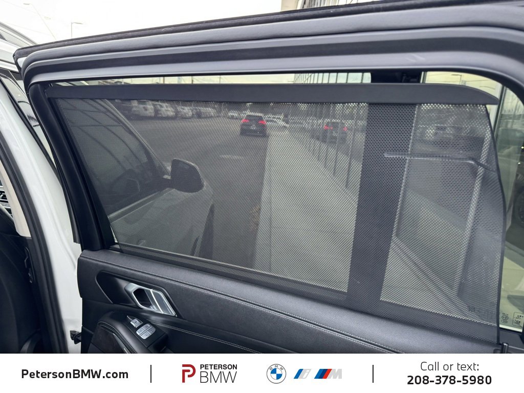 Used 2022 BMW X7 xDrive40i w/ Premium Package image 23