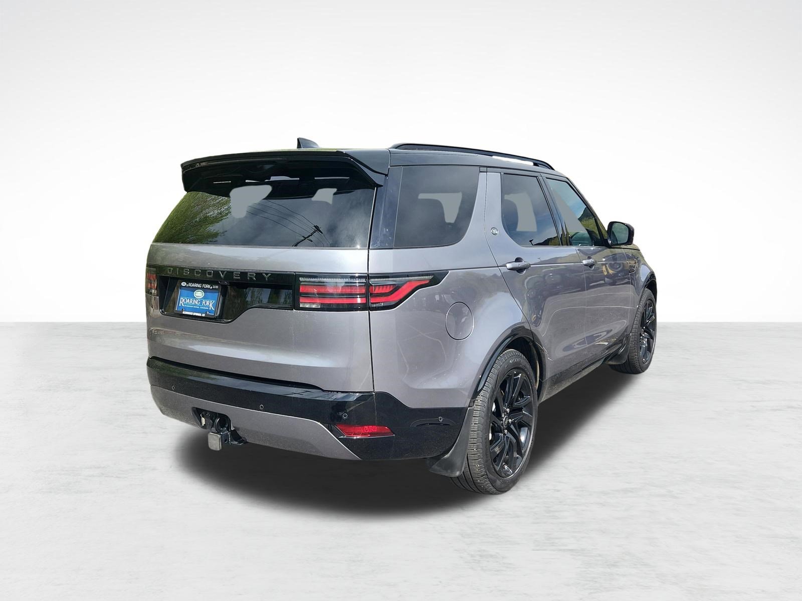 Used 2025 Land Rover Discovery Dynamic SE image 8