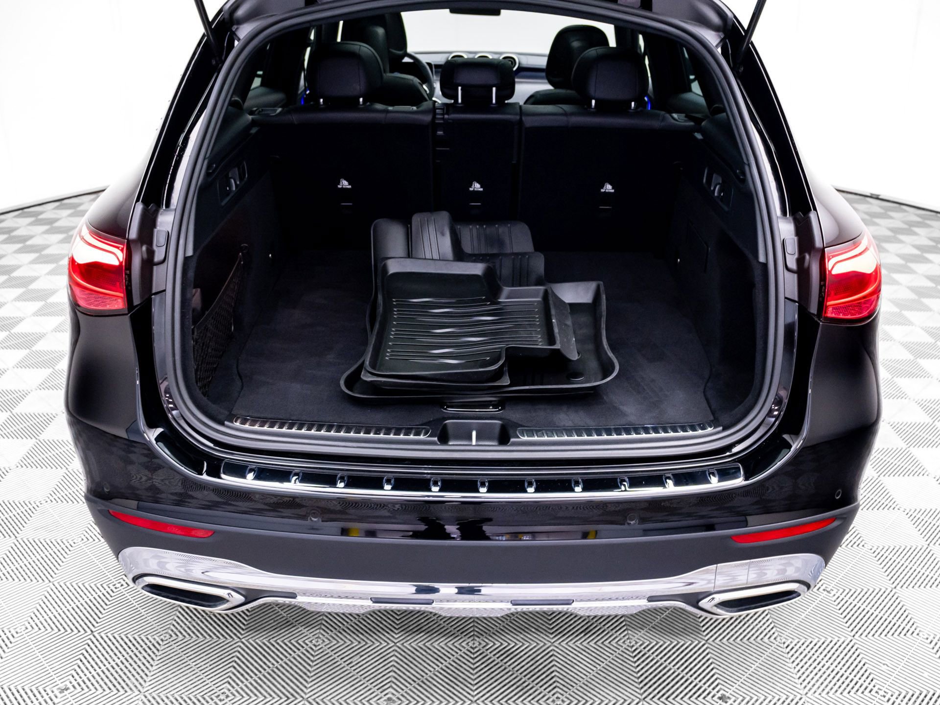 Used 2024 Mercedes-Benz GLC 300 4MATIC image 33