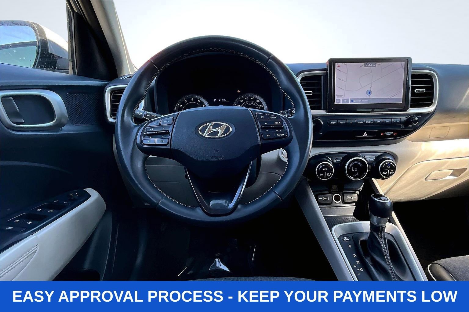 Used 2022 Hyundai Venue Limited FWD image 10