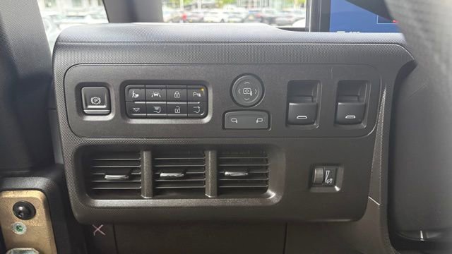 Used 2024 Chevrolet Brightdrop 600 w/ Battery Pack, Max Range AWD/4WD image 20