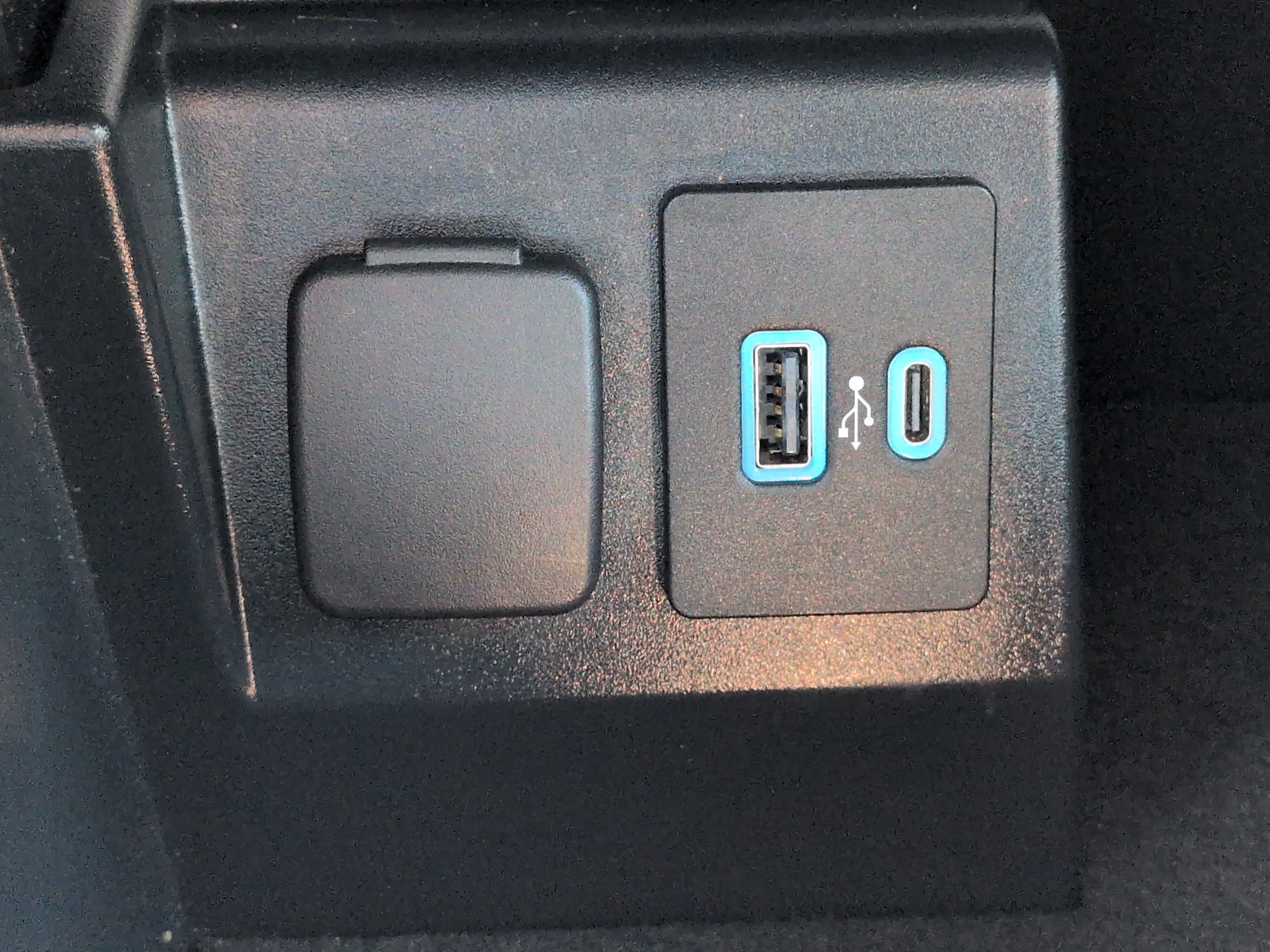 Certified 2022 Ford Explorer XLT RWD image 20