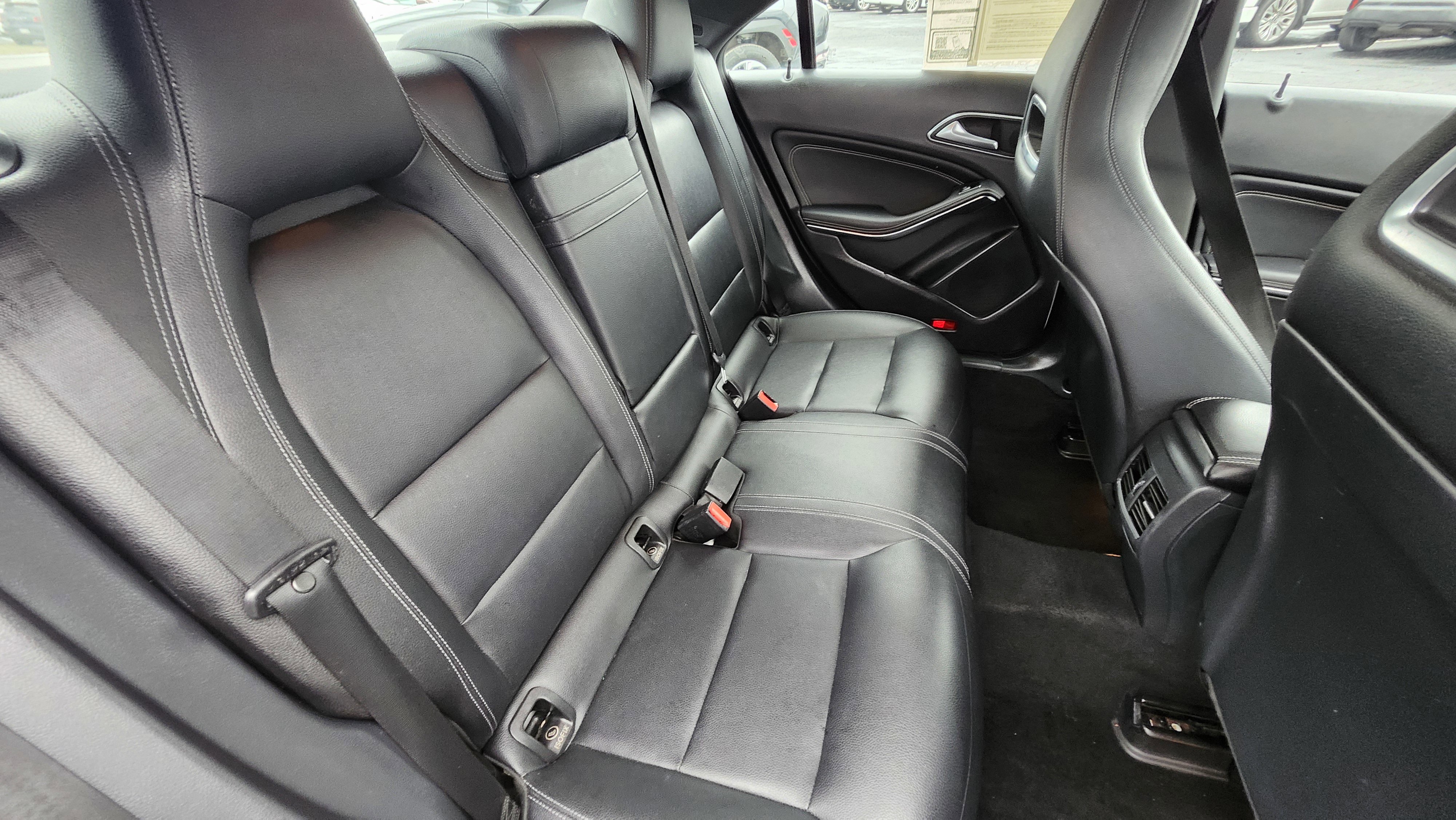 Used 2018 Mercedes-Benz CLA 250 4MATIC image 21