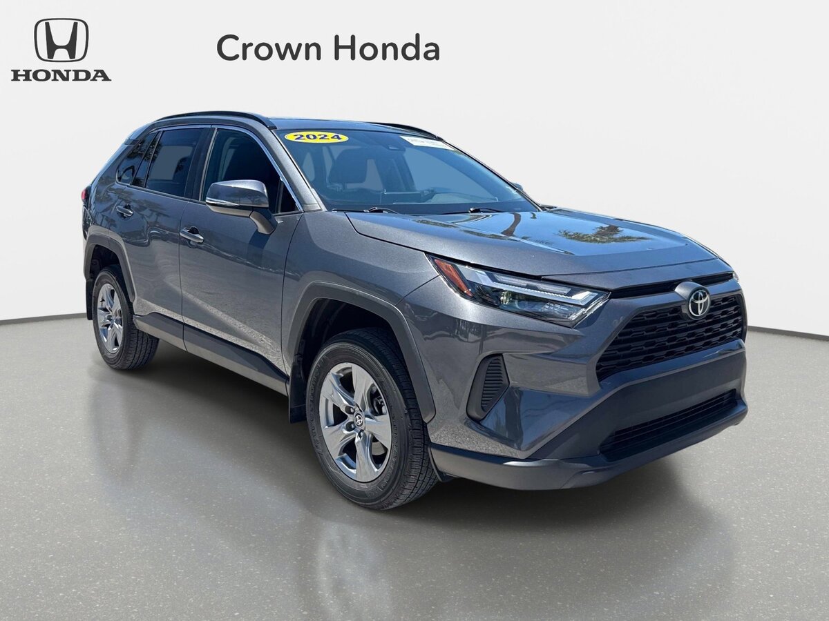 Used 2024 Toyota RAV4 XLE w/ Convenience Package FWD image 6