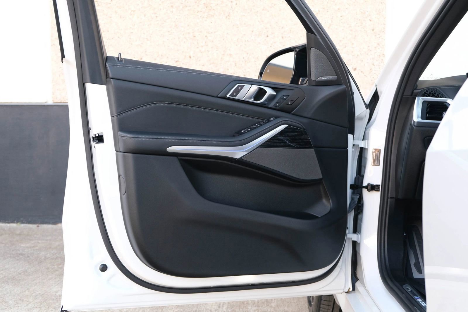 Used 2024 BMW X5 M60i w/ Executive Package image 20