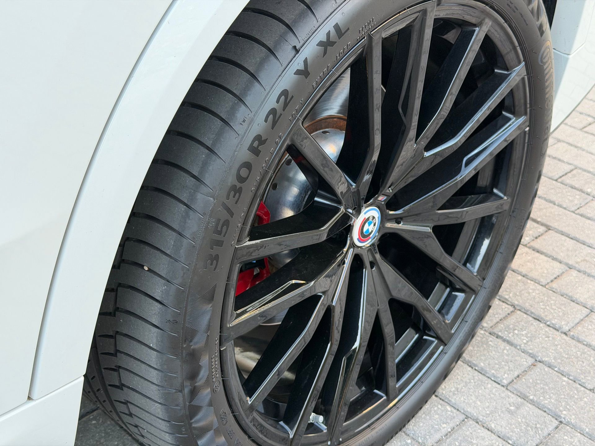 Used 2022 BMW X5 M50i w/ Premium Package image 36