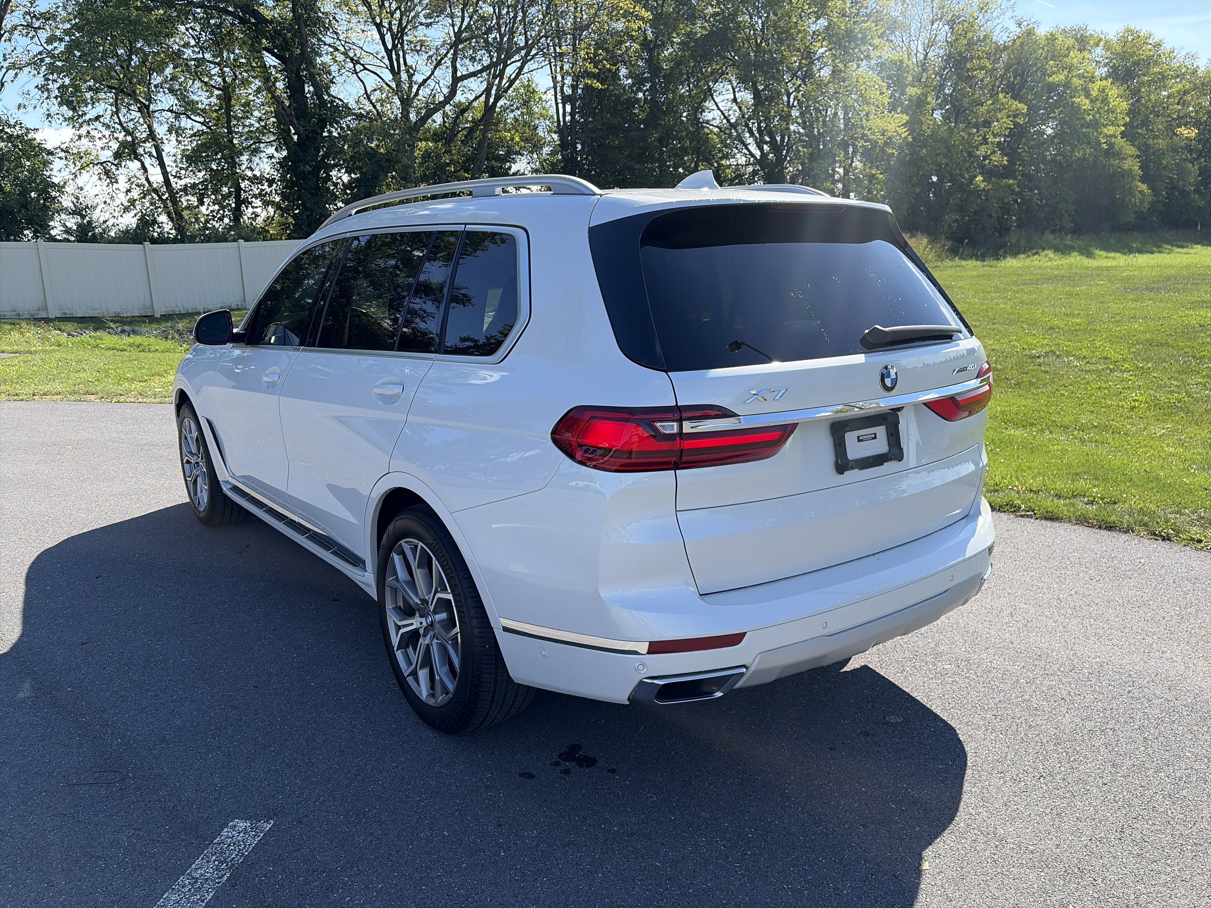 Used 2022 BMW X7 xDrive40i w/ Premium Package AWD/4WD image 7
