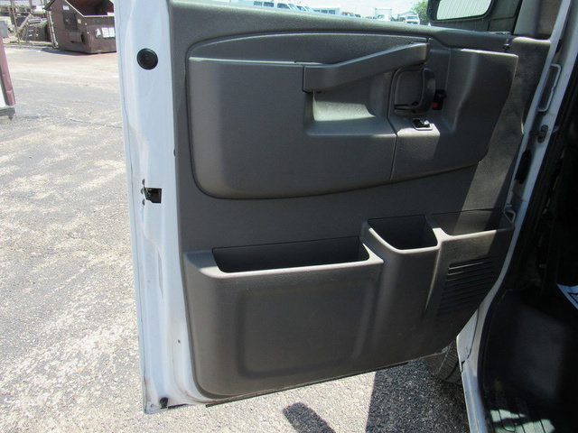 Used 2018 Chevrolet Express 2500 w/ Driver Convenience Package RWD image 25