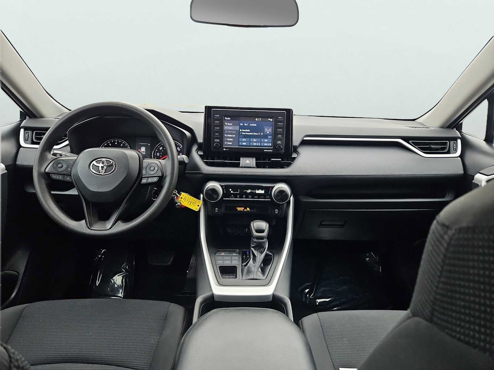 Used 2021 Toyota RAV4 LE image 11