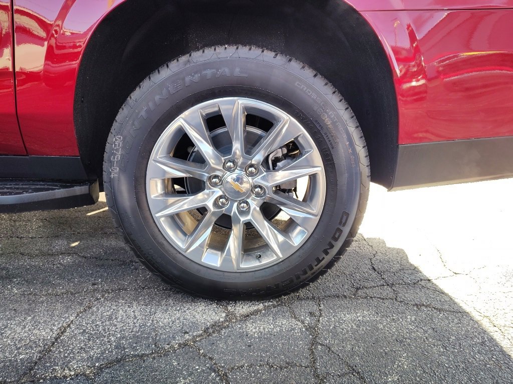 New 2026 Chevrolet Suburban Premier image 17