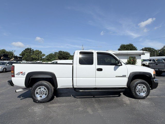 Used 2006 GMC Sierra 2500 W/T w/ Heavy-Duty Power Package AWD/4WD image 5