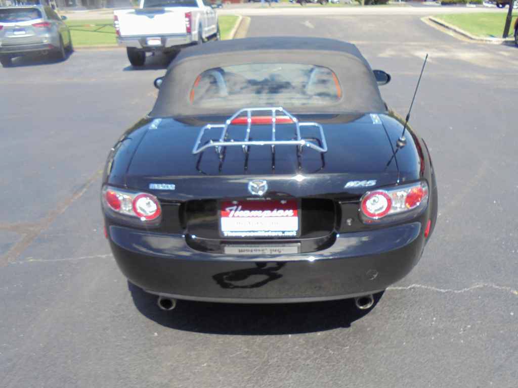Used 2006 MAZDA MX-5 Miata Touring RWD image 4