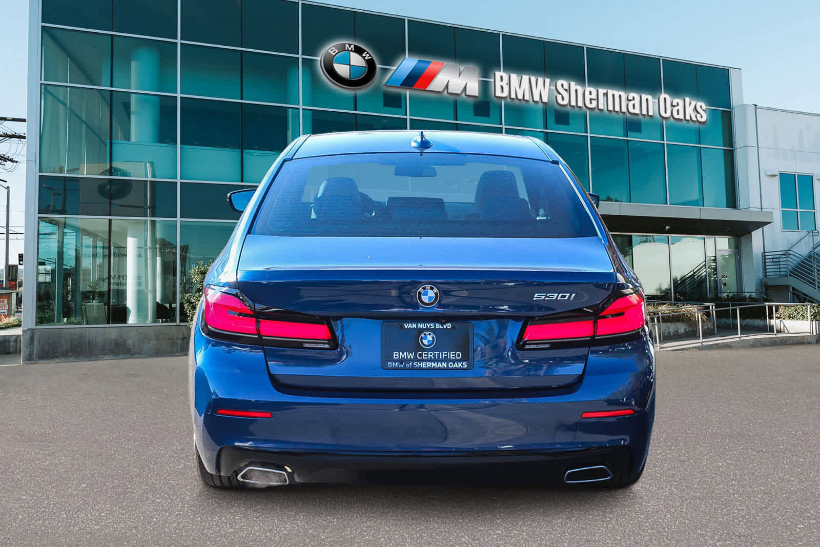 Certified 2023 BMW 530i w/ Premium Package image 5