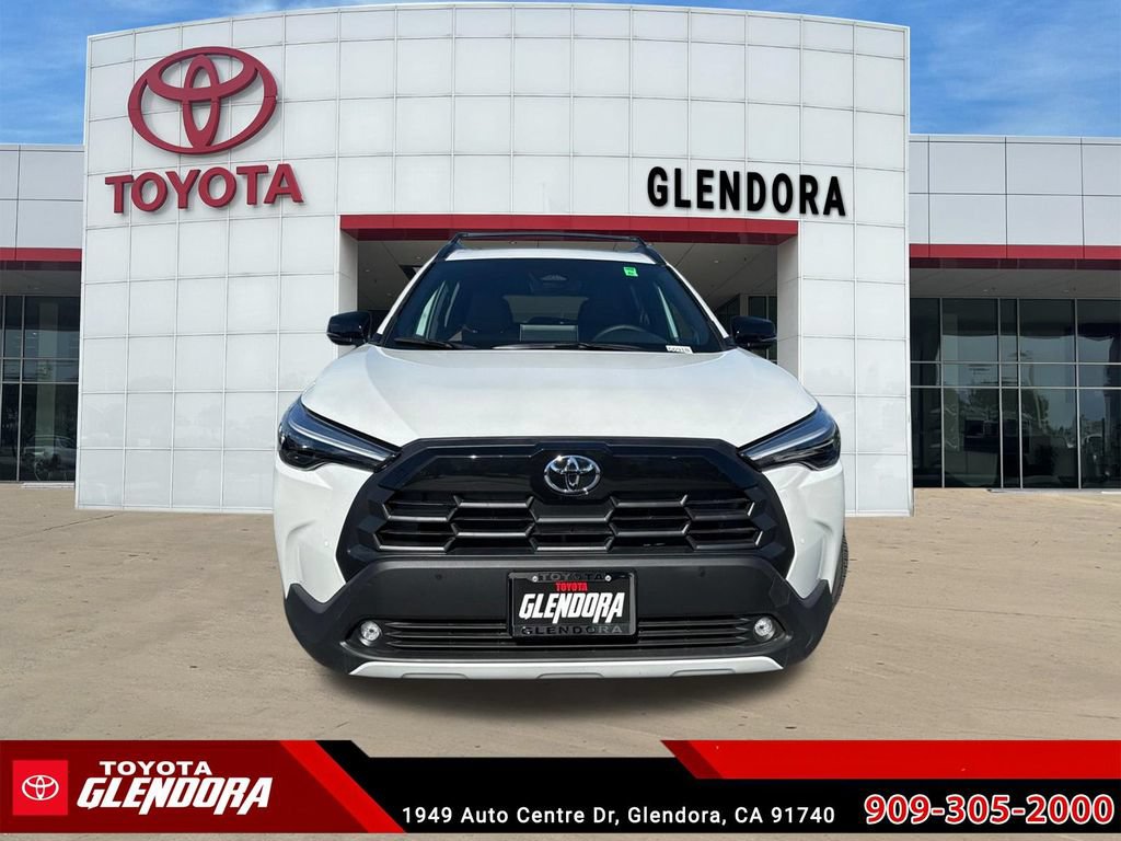 Used 2026 Toyota Corolla Cross XLE w/ Convenience Package FWD image 3