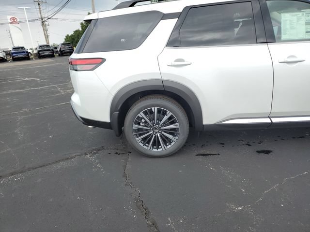 New 2026 Nissan Pathfinder Platinum AWD/4WD image 8