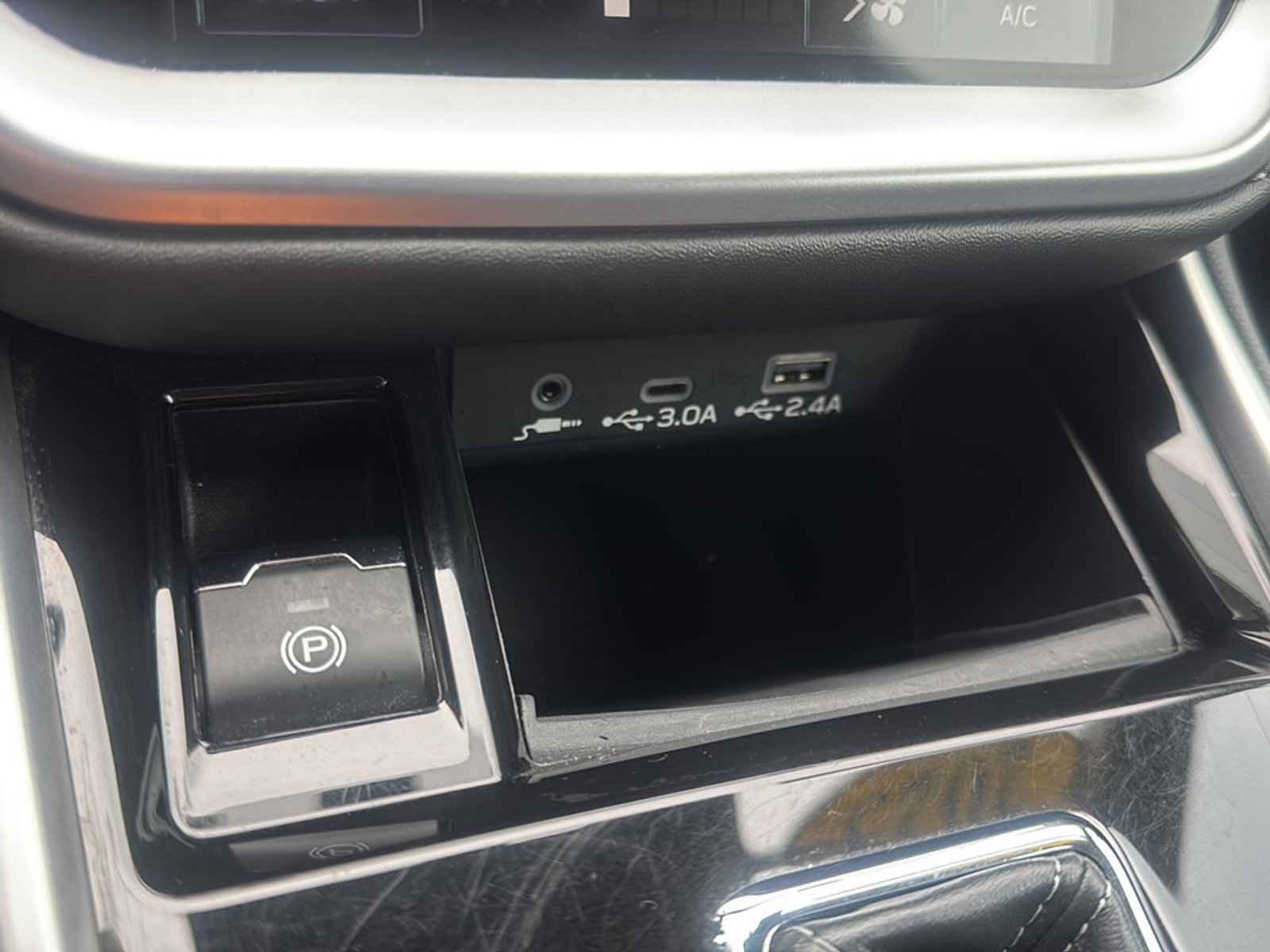 Certified 2024 Subaru Outback Premium AWD/4WD image 36