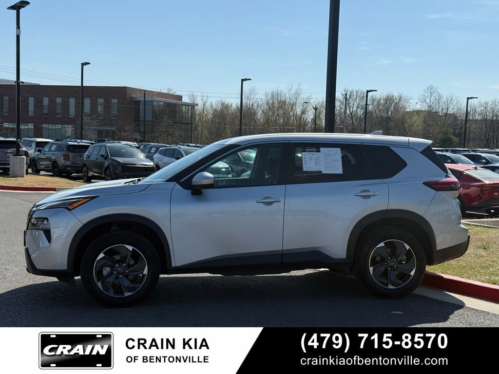 Used 2024 Nissan Rogue SV AWD/4WD image 4