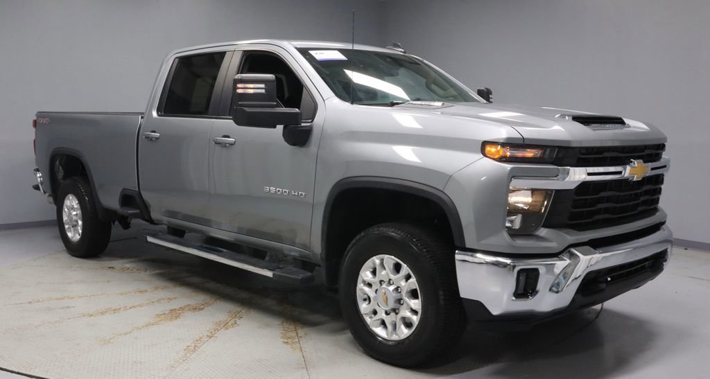 Used 2025 Chevrolet Silverado 3500 LT w/ Convenience Package AWD/4WD image 1