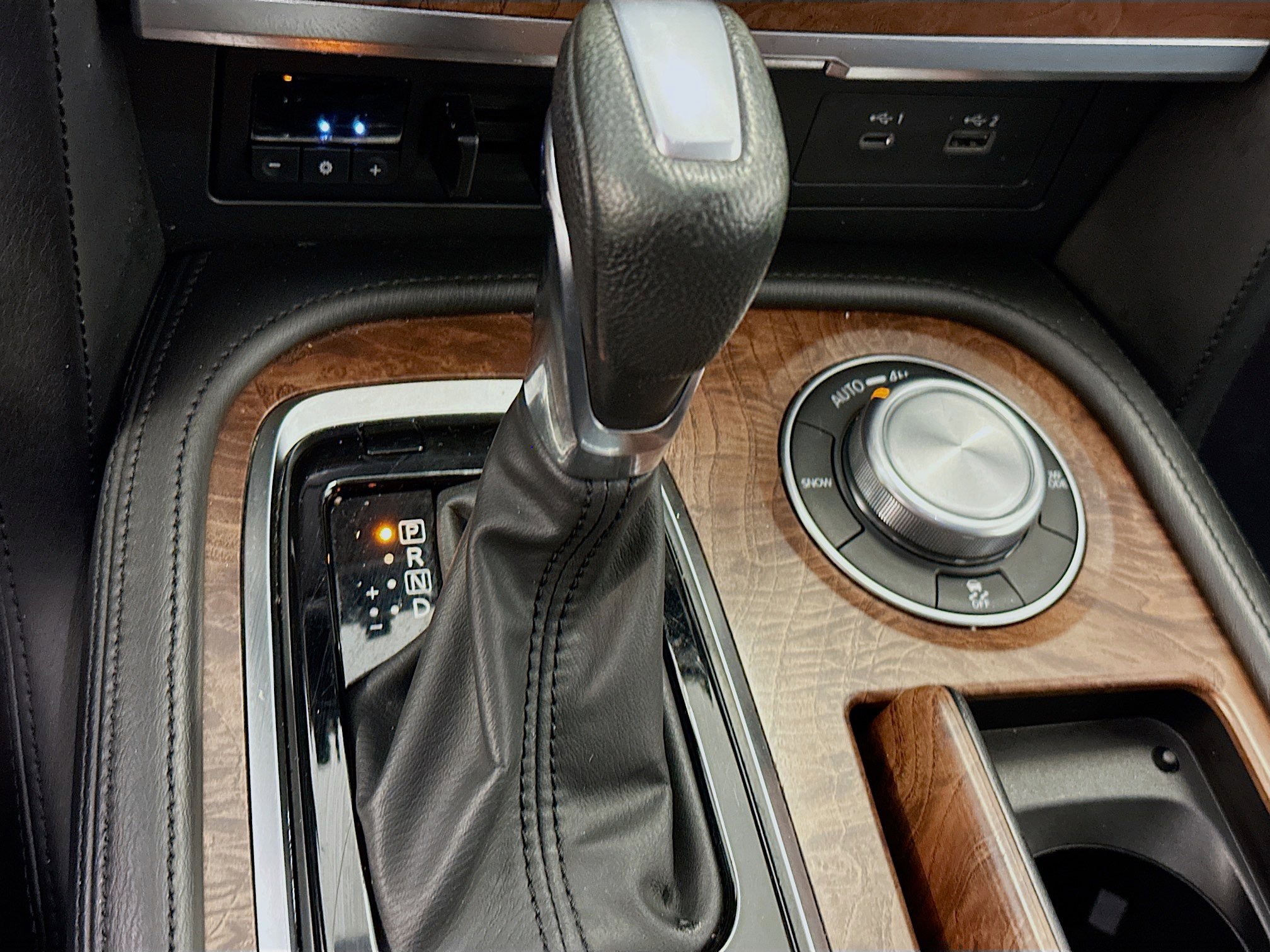 Used 2024 Nissan Armada SL image 25