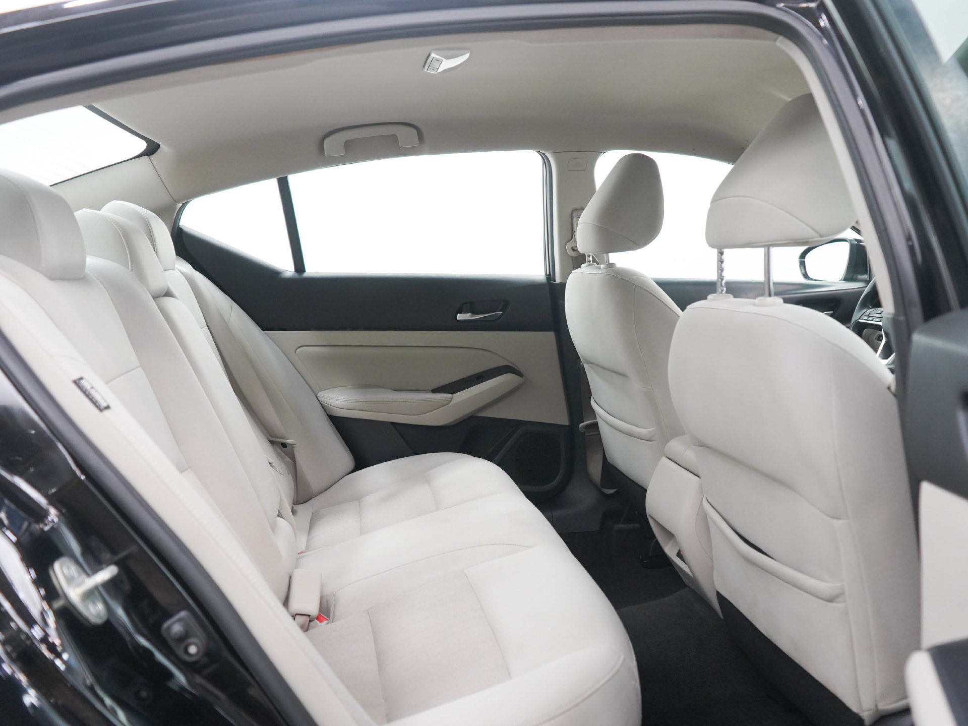Used 2020 Nissan Altima 2.5 S FWD image 12
