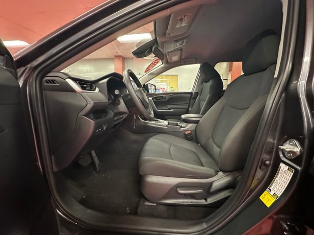 Used 2023 Toyota RAV4 LE AWD/4WD image 10