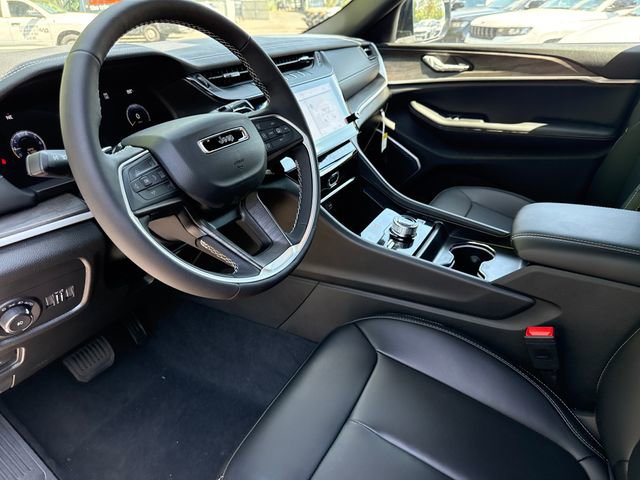 New 2026 Jeep Grand Cherokee L Limited w/ Limited Altitude Package AWD/4WD image 20