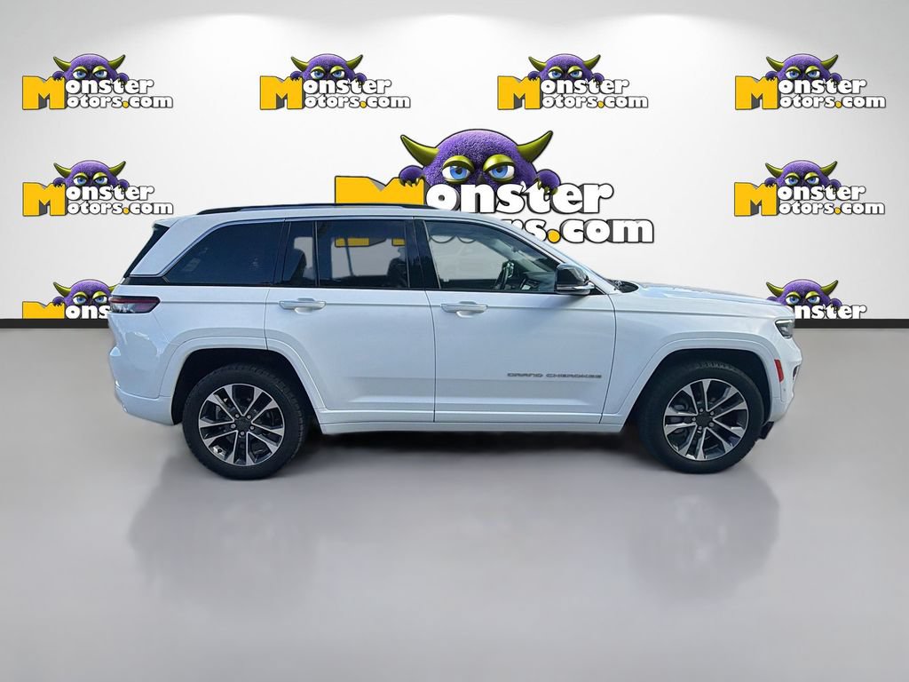 Used 2022 Jeep Grand Cherokee Overland w/ Luxury Tech Group IV AWD/4WD image 4