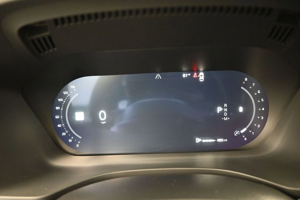 Used 2025 Volvo XC60 B5 Plus AWD/4WD image 11