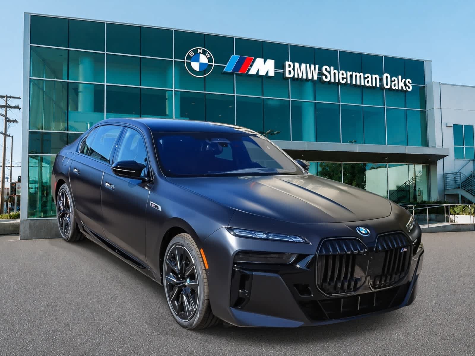 New 2026 BMW i7 M70 AWD/4WD image 3