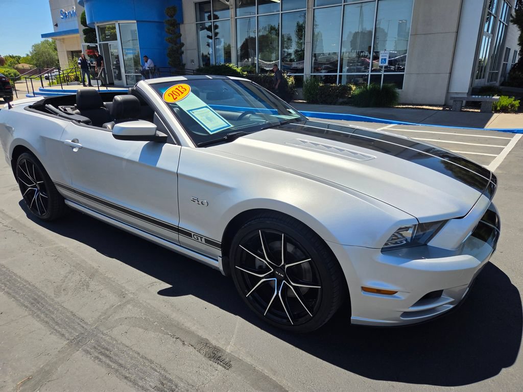Used 2013 Ford Mustang GT Premium RWD image 1