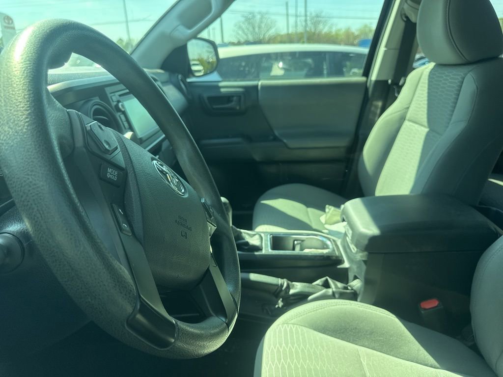 Used 2018 Toyota Tacoma SR w/ SR Convenience Package image 12