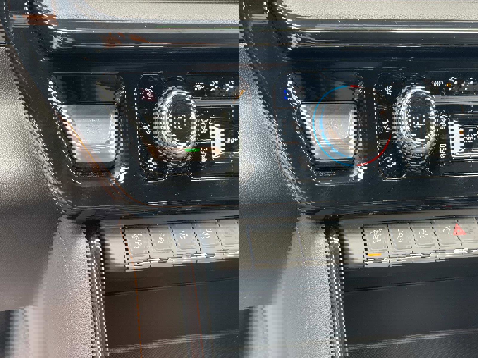 New 2026 GMC Sierra 2500 AT4 w/ AT4 Premium Plus Package image 17