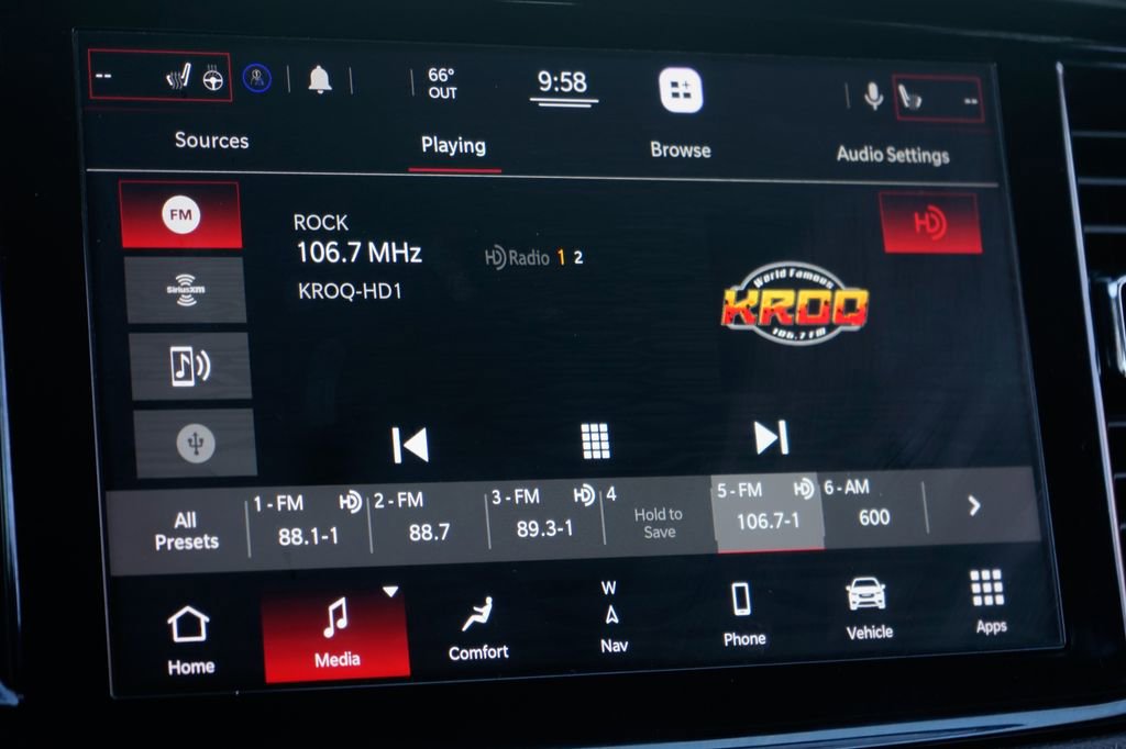 Used 2021 Dodge Durango R/T w/ Blacktop Package RWD image 29