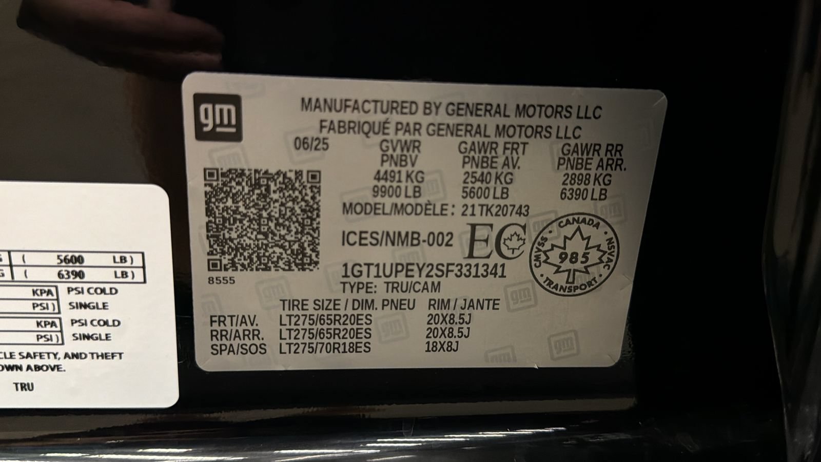 Used 2025 GMC Sierra 2500 AT4 w/ AT4 Premium Plus Package AWD/4WD image 45
