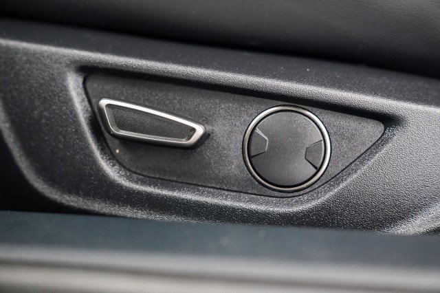 Used 2019 Ford Mustang Shelby GT350 w/ Technology Package image 29