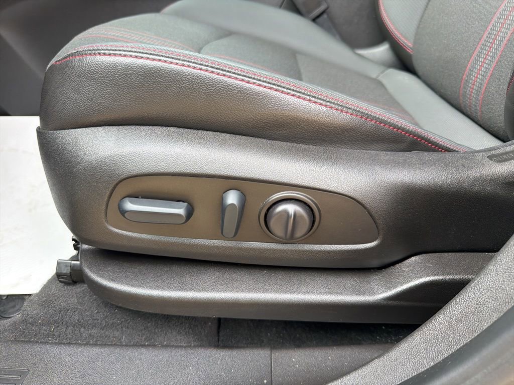 Used 2022 Chevrolet Equinox RS w/ Infotainment Package AWD/4WD image 12