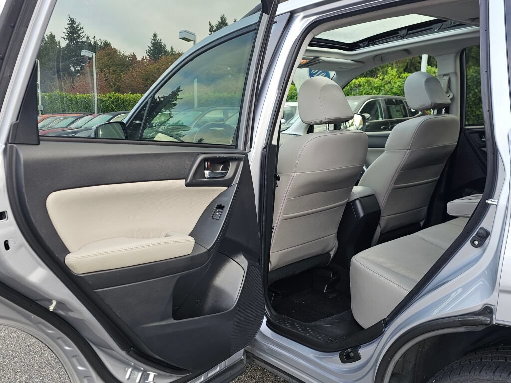 Used 2016 Subaru Forester 2.5i Limited w/ Popular Package #2 AWD/4WD image 17