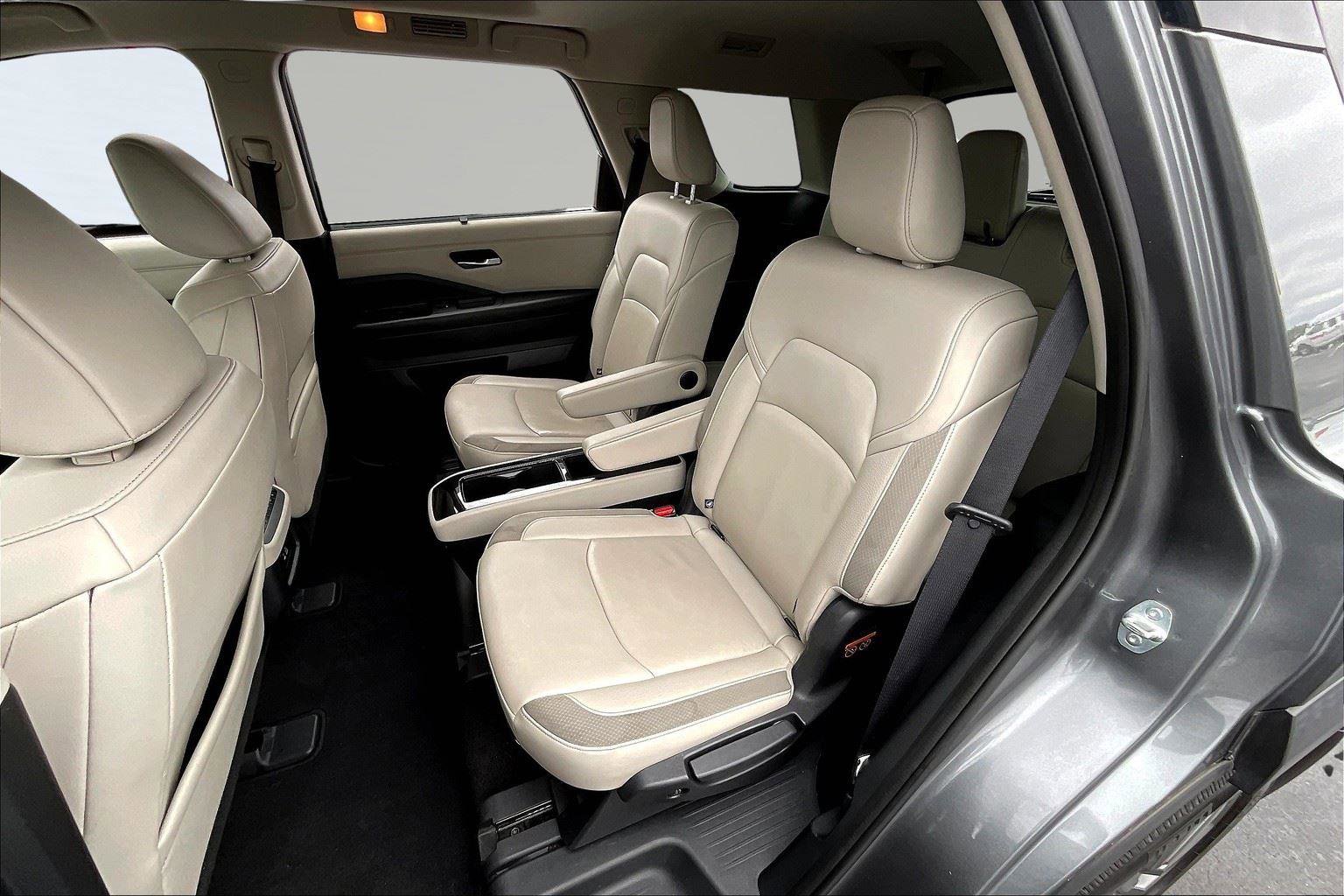 Used 2022 Nissan Pathfinder SL w/ SL Premium Package image 26