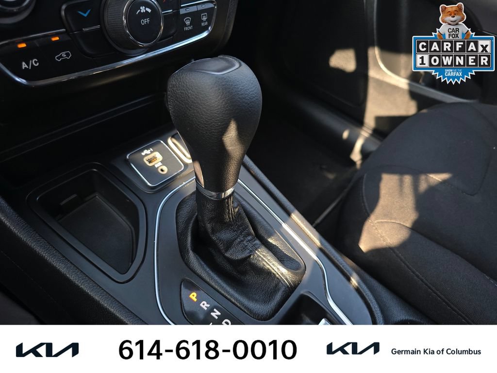 Used 2019 Jeep Cherokee Latitude w/ Popular Appearance Group FWD image 24