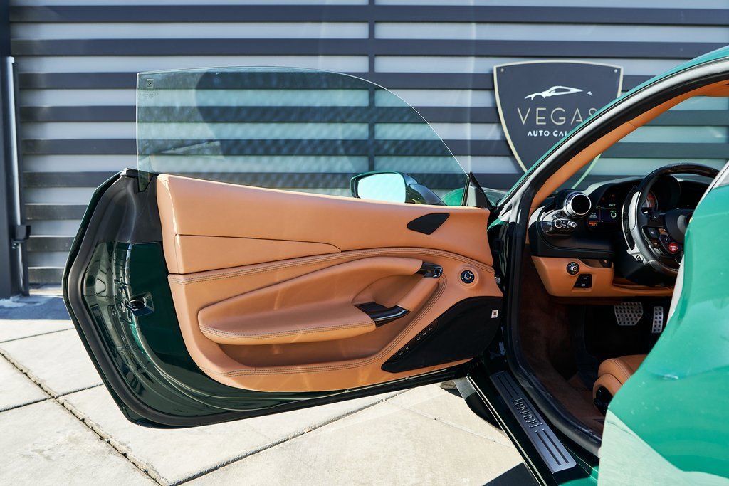 Used 2022 Ferrari F8 Tributo image 28