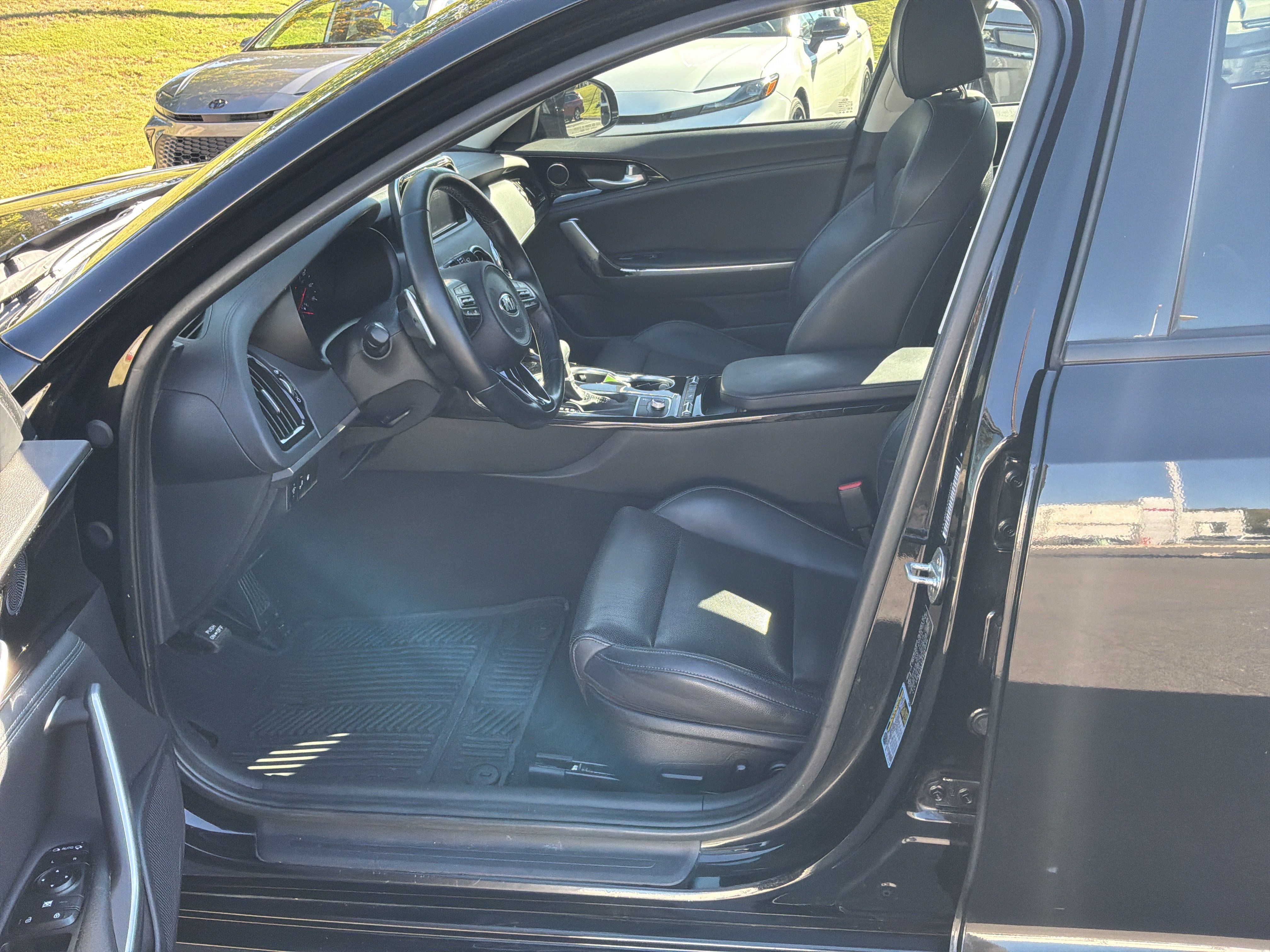 Used 2019 Kia Stinger RWD image 16